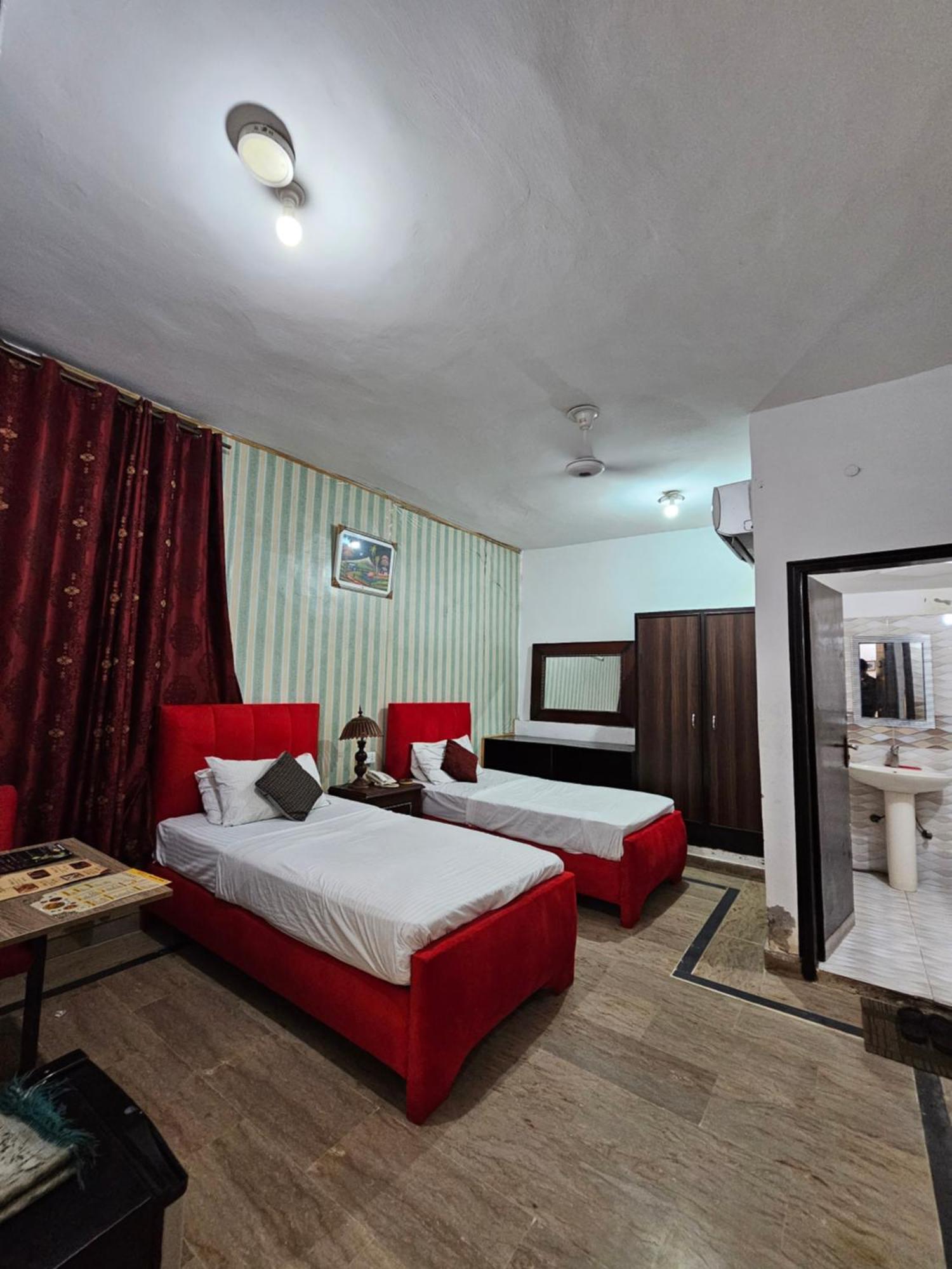 Hotel Tulip Inn, Gulberg Lahore Quarto foto