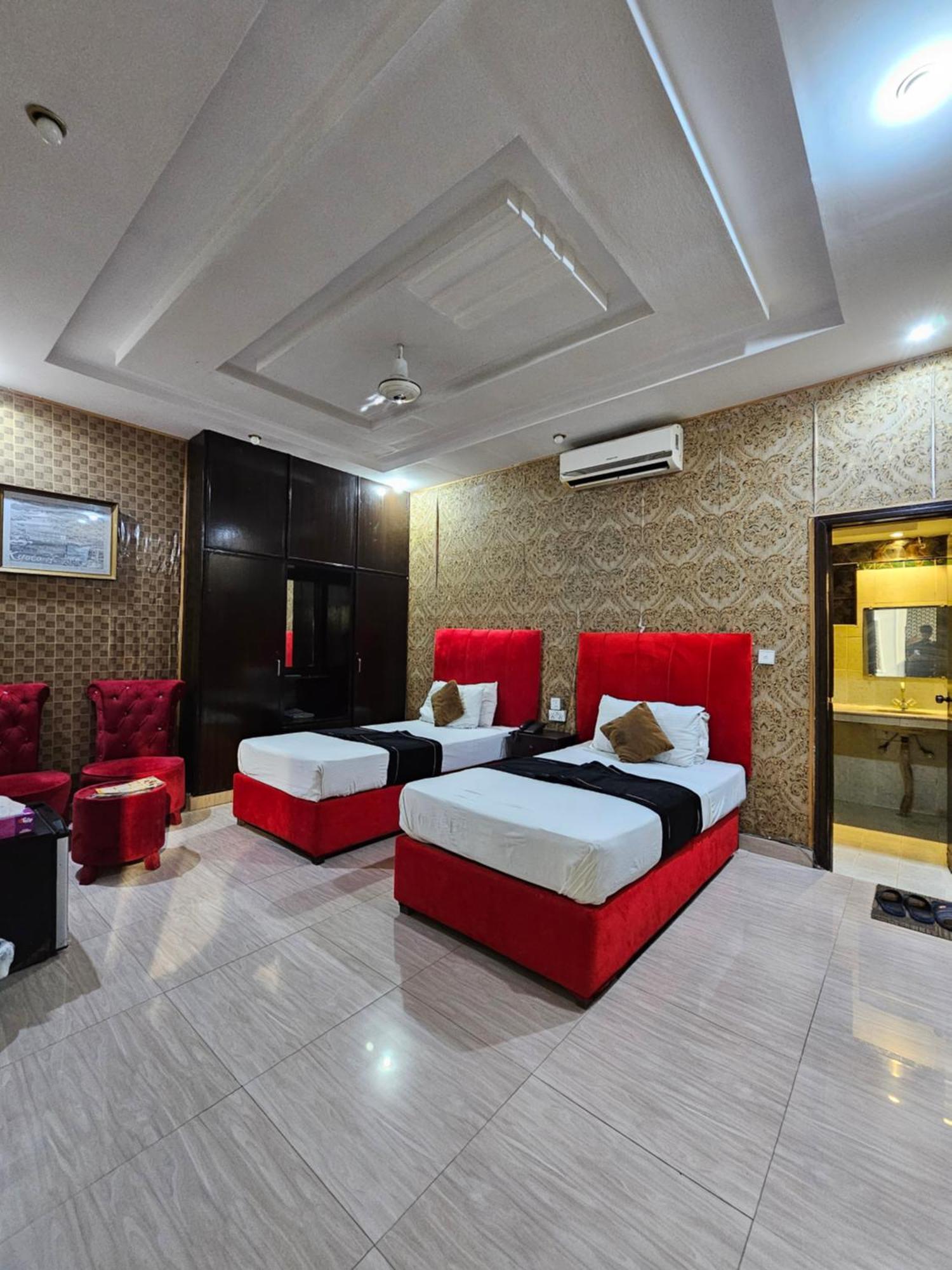 Hotel Tulip Inn, Gulberg Lahore Exterior foto