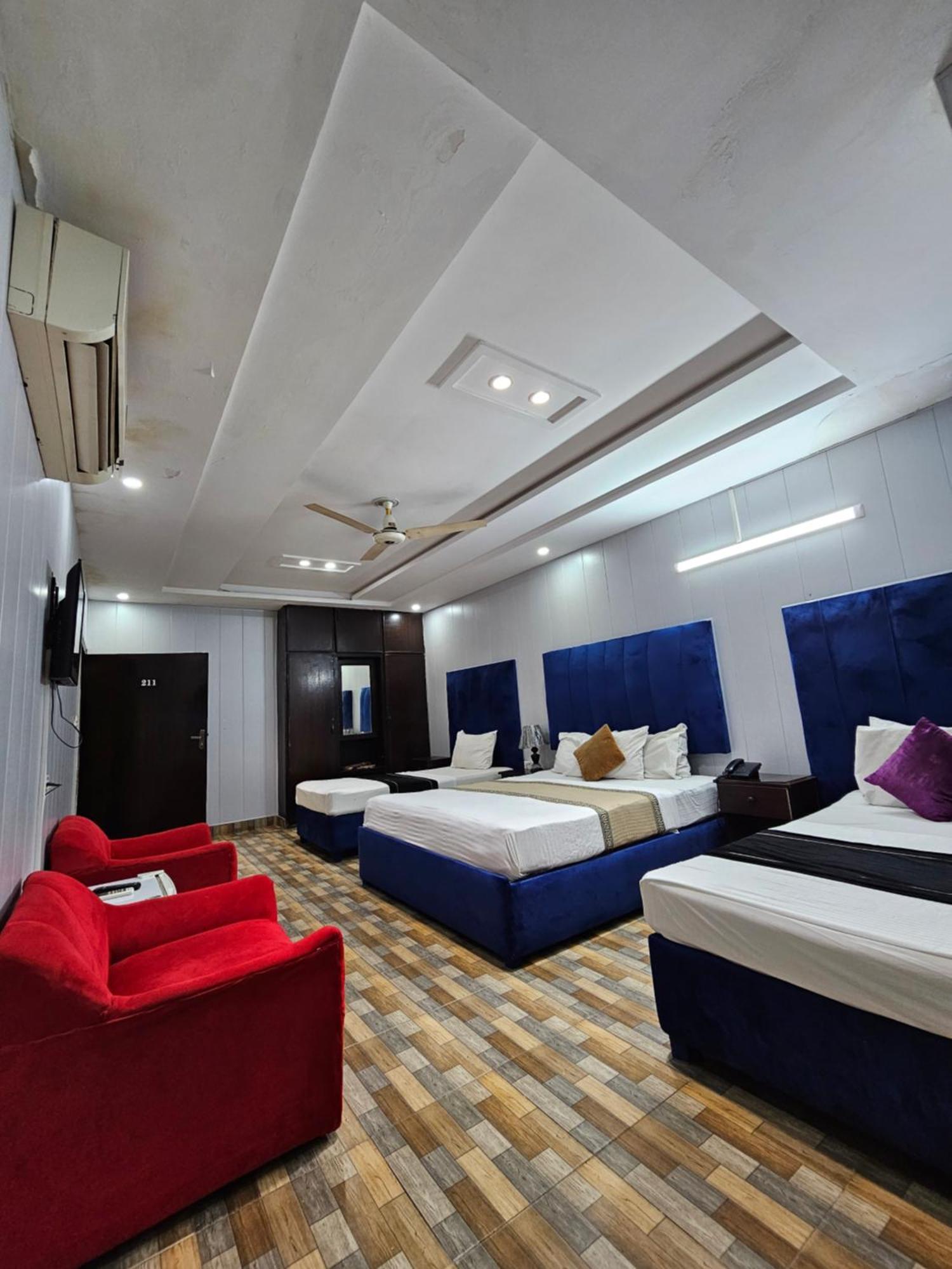 Hotel Tulip Inn, Gulberg Lahore Exterior foto