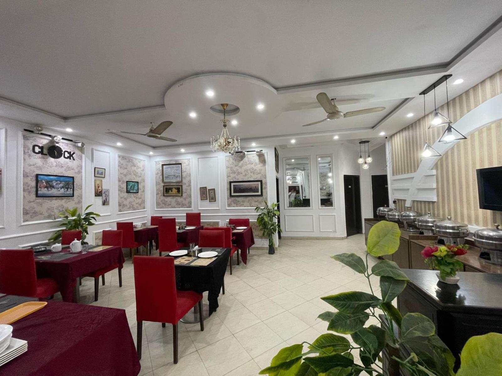 Hotel Tulip Inn, Gulberg Lahore Exterior foto